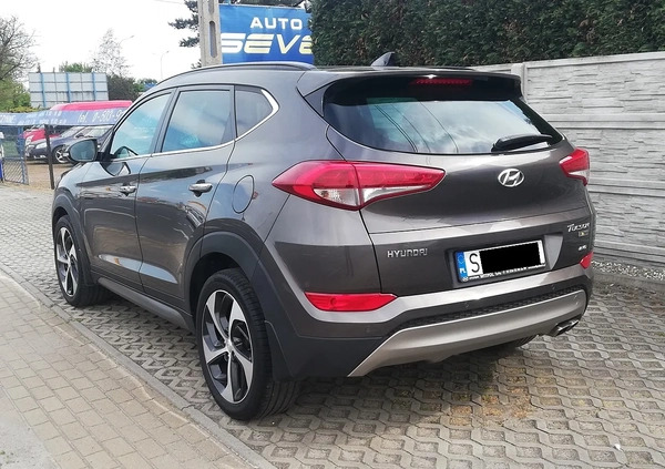 Hyundai Tucson cena 75000 przebieg: 175000, rok produkcji 2015 z Nowy Dwór Gdański małe 352